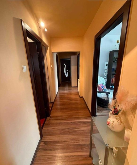 Persoana fizica,vand apartament 4 camere,Manǎştur,str.Calea Floresti