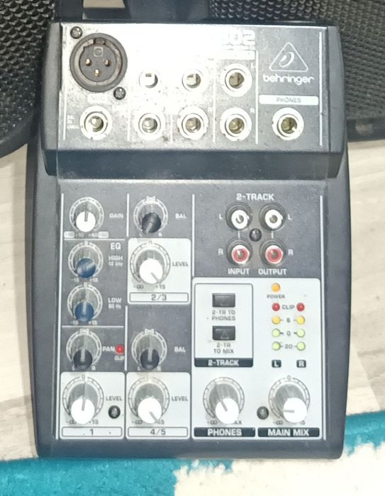 Vând sau schimb cu toate cablurile necesare se vinde și separate