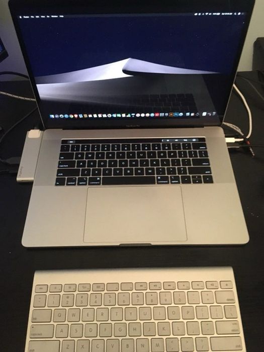 Macbook pro 2018 15,4inch  32/1024 xolati 10/10 grafika uchun jufa zo