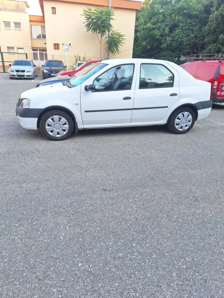 Vând Dacia logan preferanțe