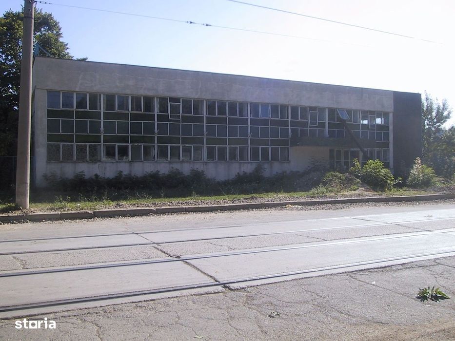 Hala de inchiriat 2045 mp. Comision Zero!!