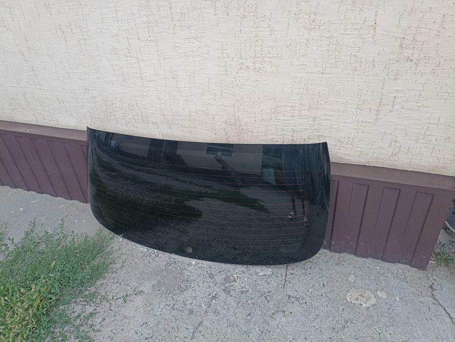 Заднее лобовое стекло Subaru impreza GH 2007