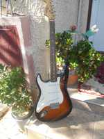 Chitara electrica Fender Squire Stratocaster trei doze