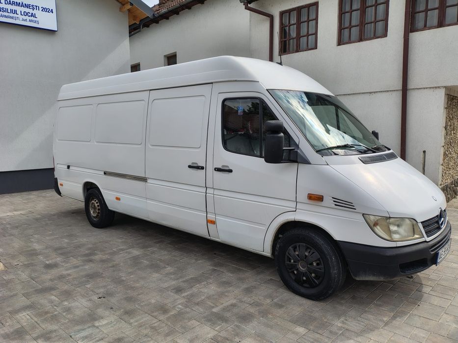 Vând Mercedes sprinter
