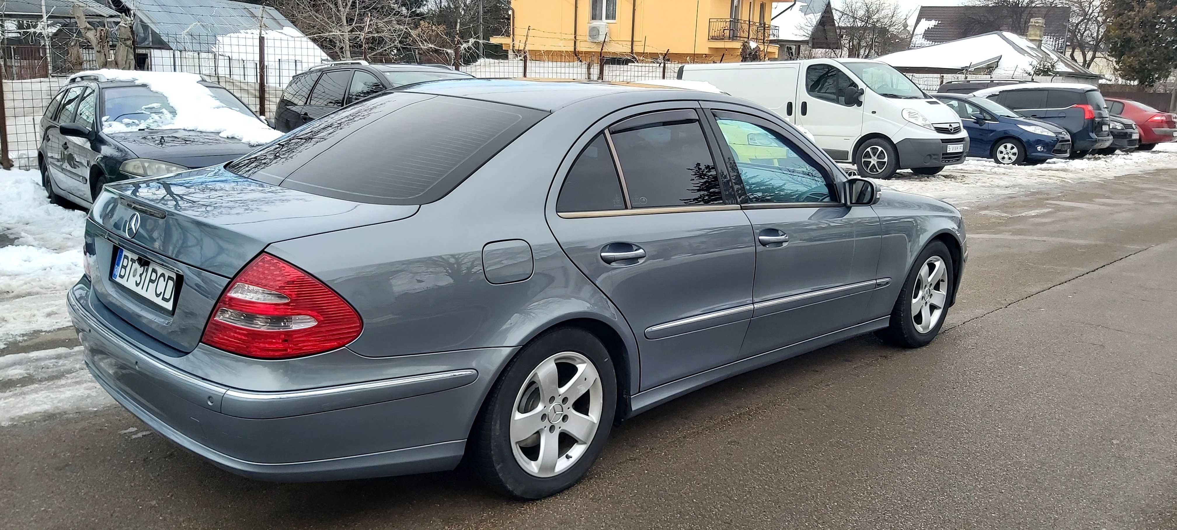 Vând Mercedes E Class W211