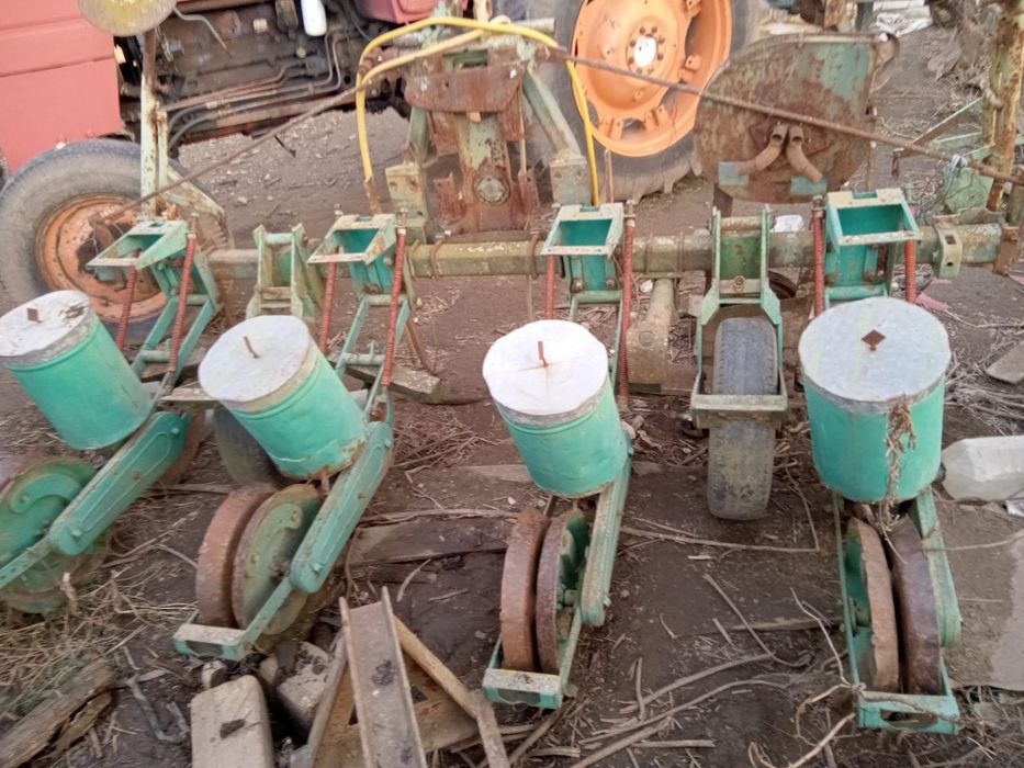 Urgent Tractor UTB U850  (6 cilindri in linie).