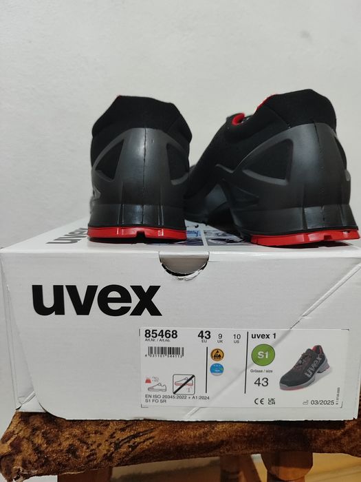 Vând papuci Uvex noi nr 43
