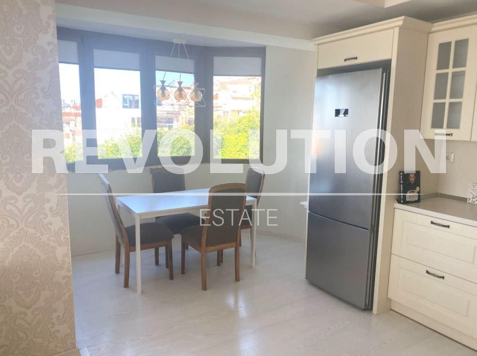 Дава се под наем Двустаен апартамент в Варна, Бриз - 87 кв.м за 650 € - Снимка #2