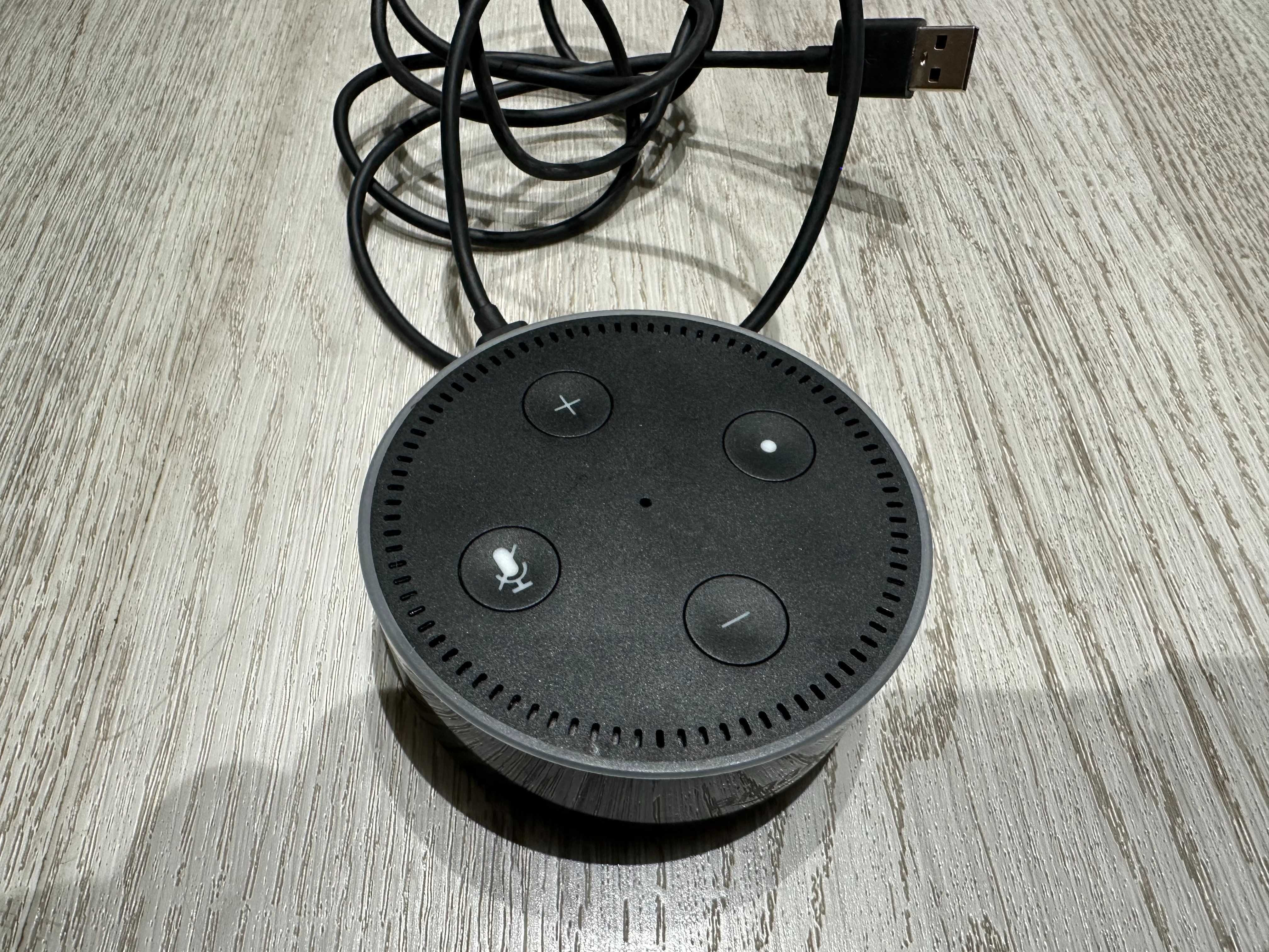 Amazon Echo (1st Generation) Smart Assistant