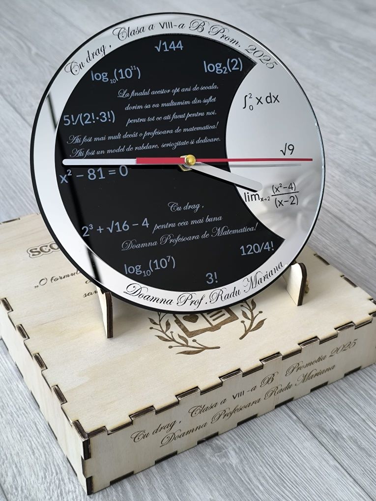 Ceas personalizat diferite modele gravate cu cutie decorativa