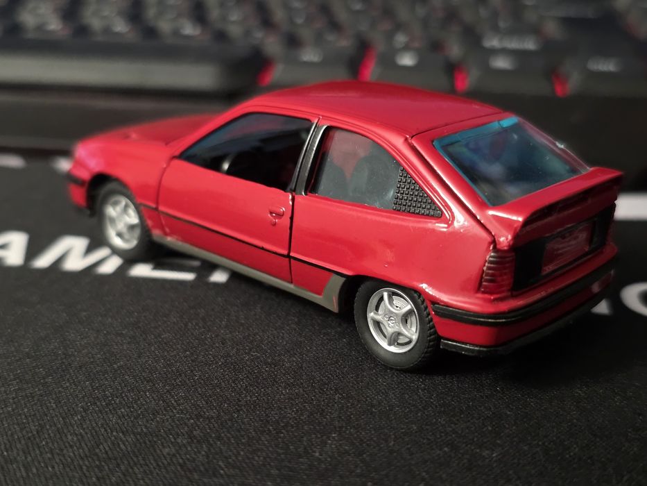 Opel Kadett gsi 1:43