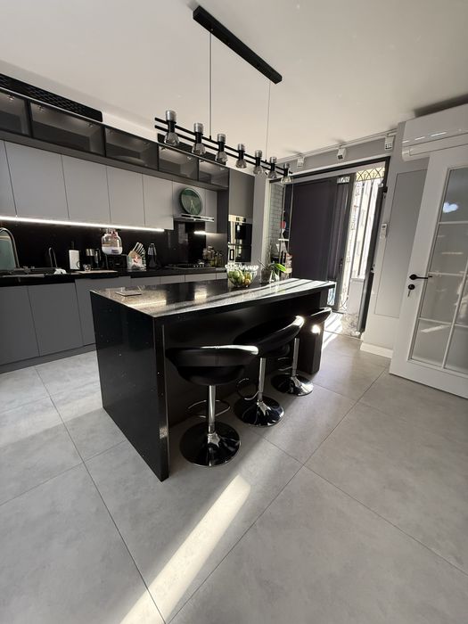 Продается своя квартира с авторским ремонтом