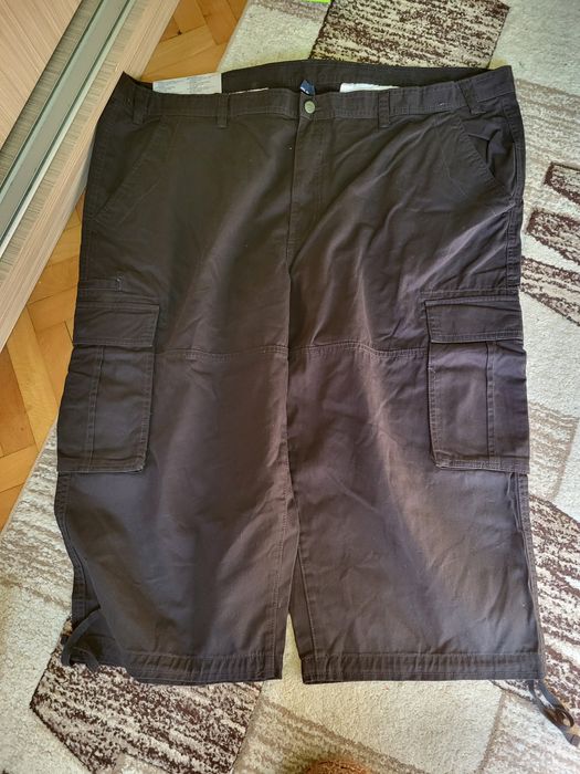Pantaloni pentru barbati. Nou