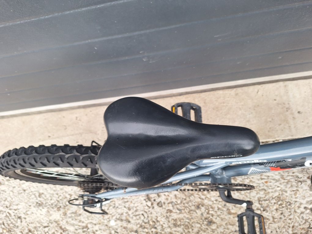 Bicicletă cu roti pe 20 pentru copii de peste 5-6 ani