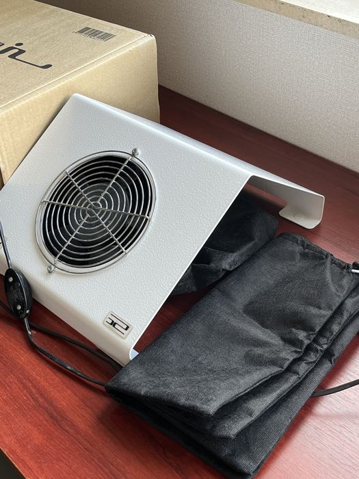 Вытяжка Emil для маникюра