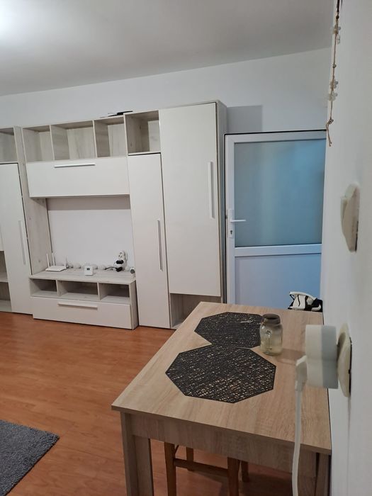 Inchiriez garsonieră