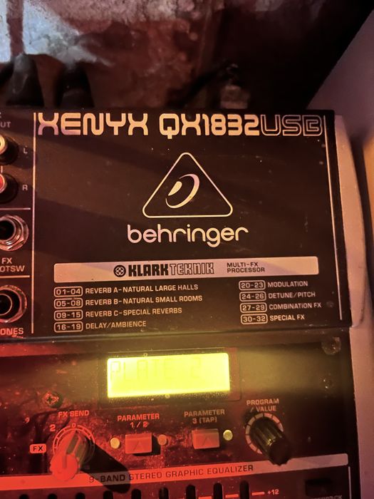 Mixer Behringer Henyx 1832USB cu efecte
