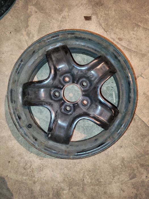 Jante 5 x 114,3 R16, structurate