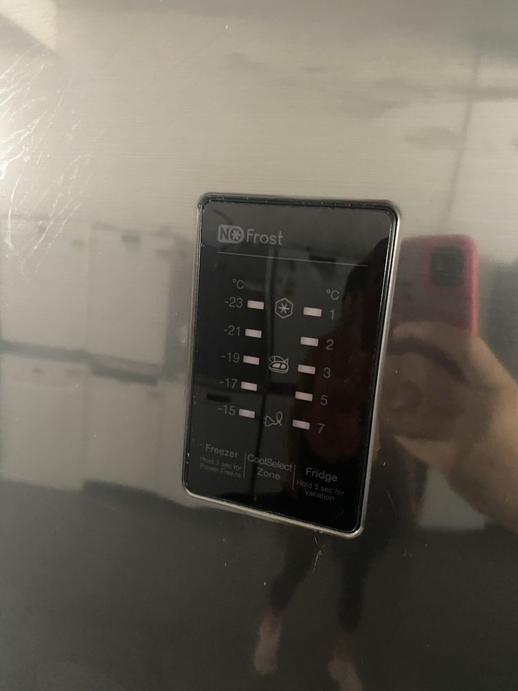 Хладилник с фризер SAMSUNG