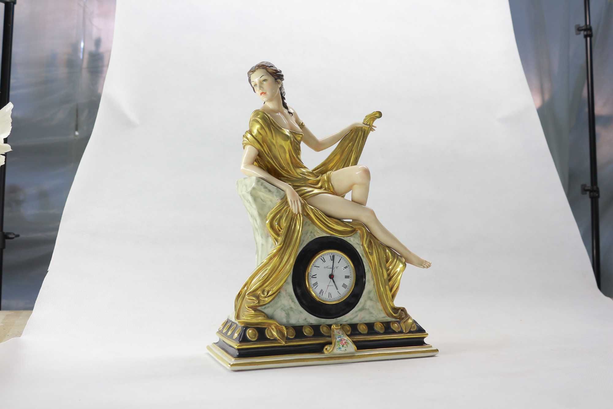 Фарфоровые Часы с Венерой Capodimonte Италия