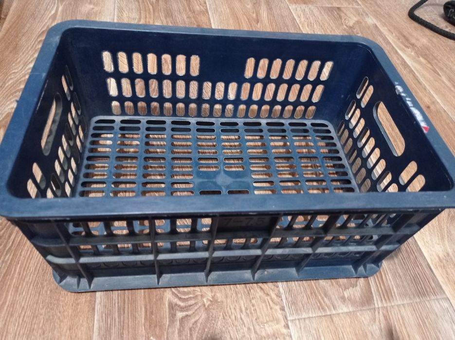 Продам ящик для овощей 3 штука