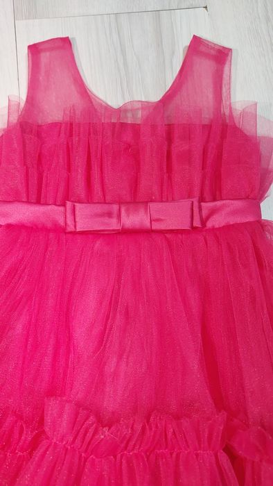 Шикарное платье для девочки от бренда Shein