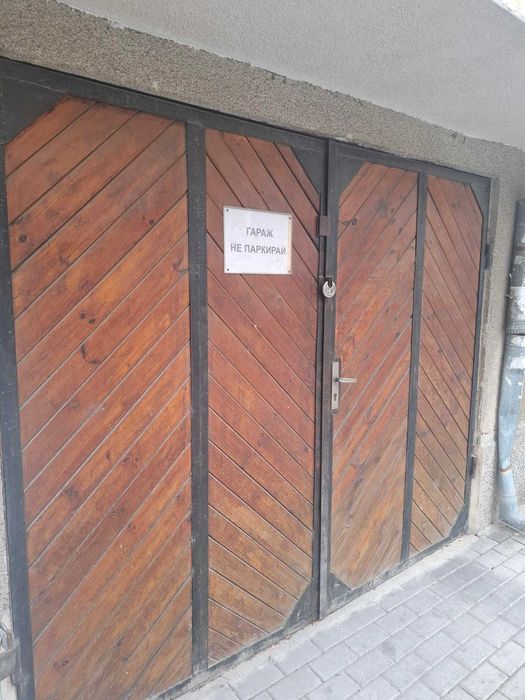 Гаражна врата масивна, без рамка