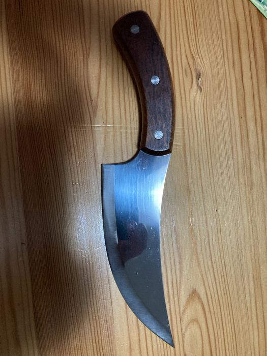 Ловен и касапски нож