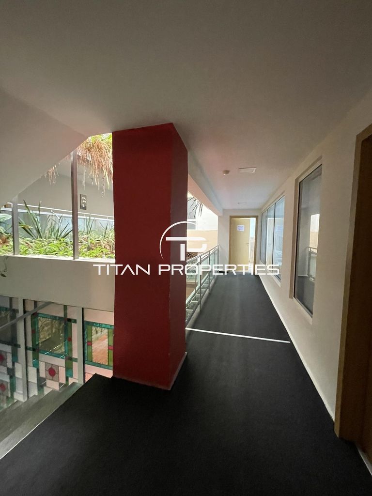 Дава се под наем Офис в Бургас, Център - 55 кв.м за 255 € - Снимка #4