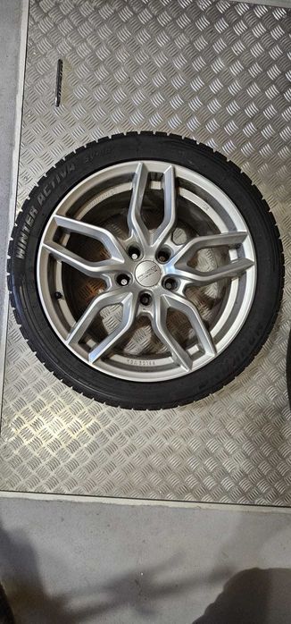 Jante aliaj 18" cu cauciucuri de iarna 255/40/18