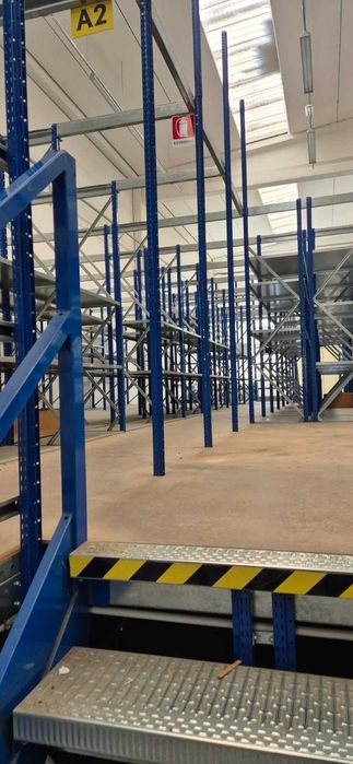 Vând Structura metalica