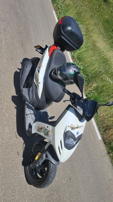 PIAGGIO TYPHOON 125 CC 4T 
- se conduce cu categoria A1 și B
- anul 20