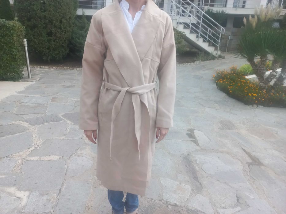 Бежово палто тип халат
