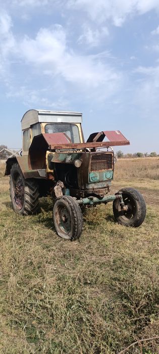 Продам трактор ЮМЗ 6