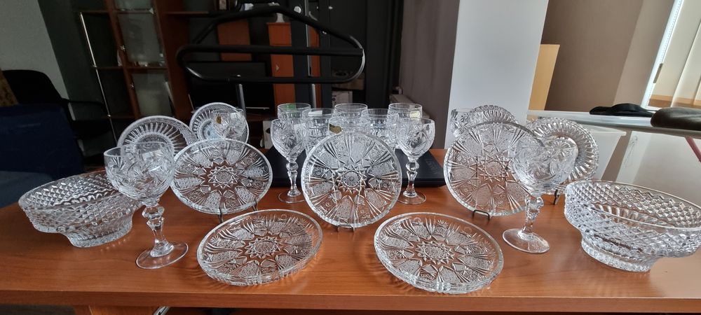Obiecte de cristal - Pahare si farfurii
