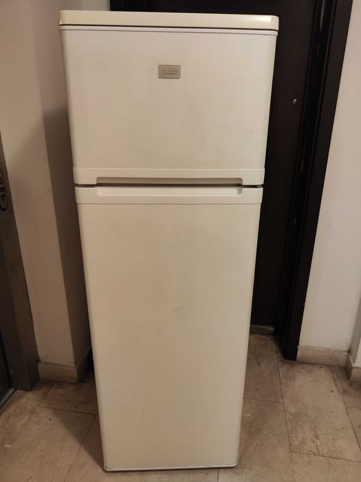 Хладилник с камера ZANUSSI ZRT-628W, 270л В/Ш/Д - 160/55/60
