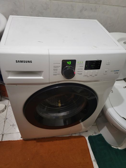 Стиральная машина в хорошем состоянии