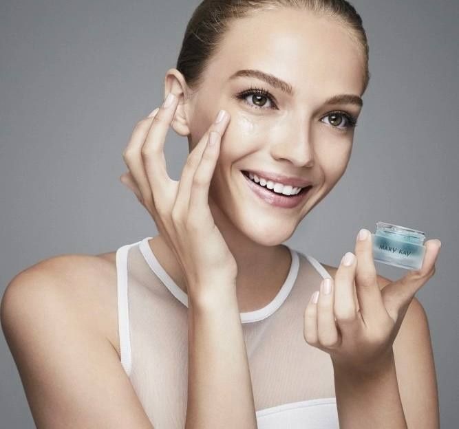 успокаивающий гель для вокруг глаз Mary Kay