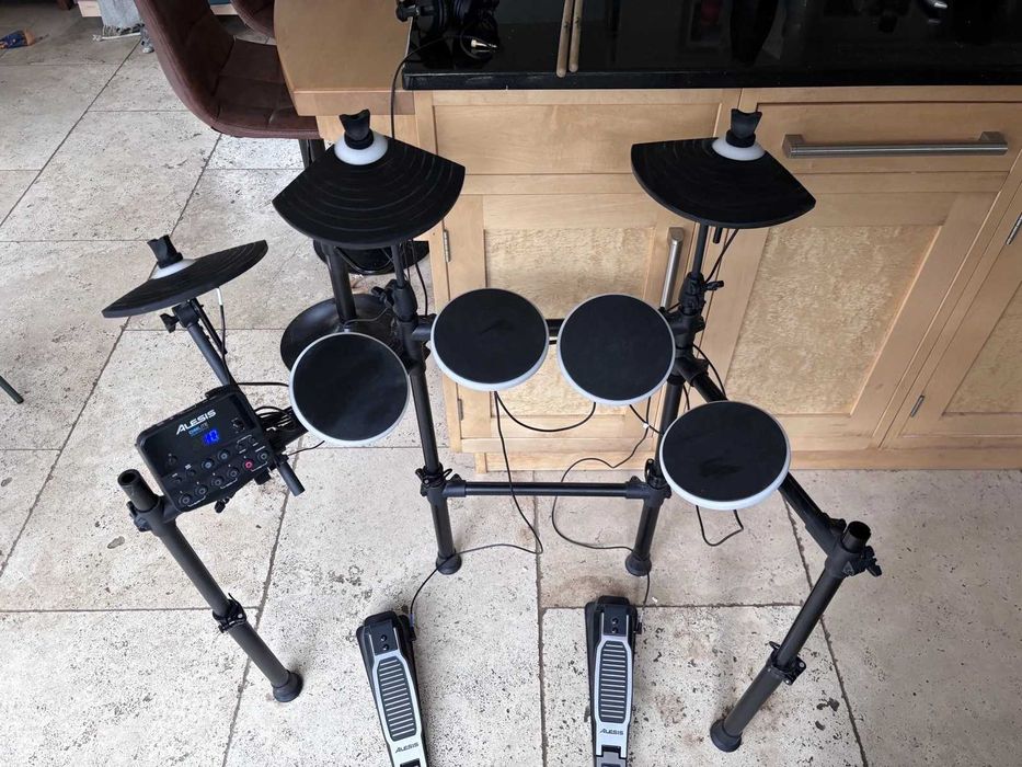 Електронни барабани ALESIS.