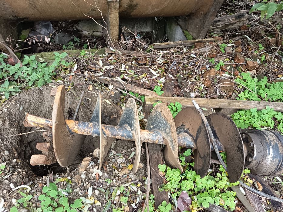 Burghiu/foreza pamant pt buldo/excavator