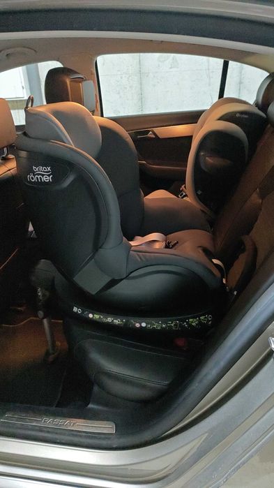 Столче за кола Britax Römer Dualfix 2R