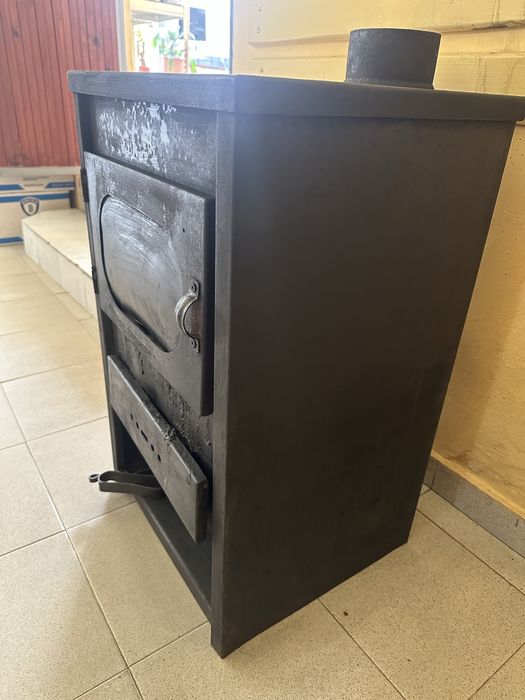 Продавам камина с бурии