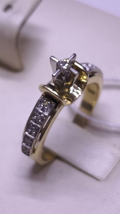 Кольцо из жёлтого золота с бриллиантом