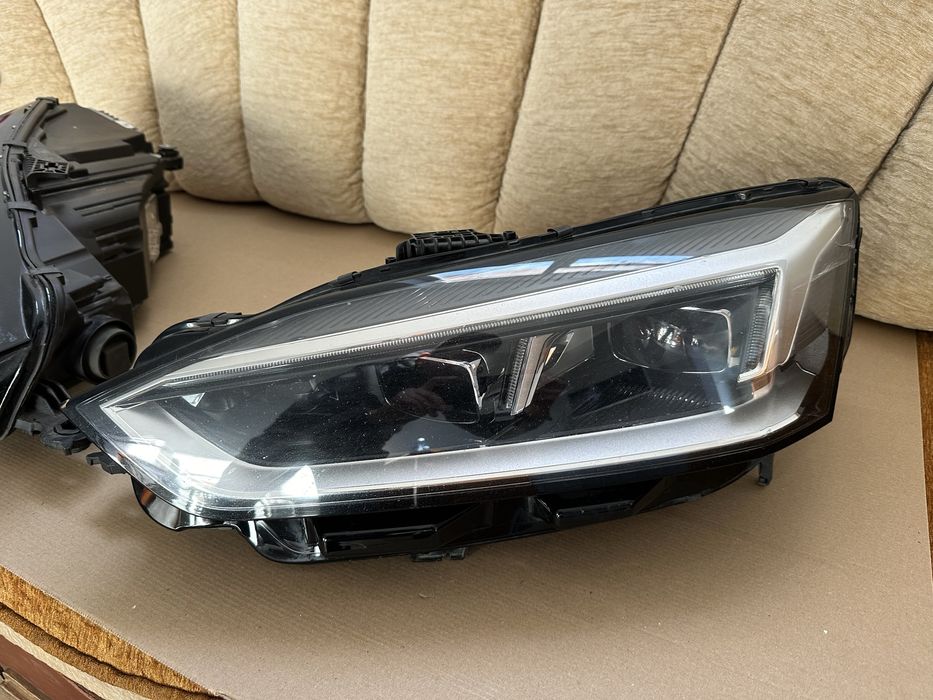 Faruri, Far stanga / Far dreapta Audi A5 8W 2016-2020