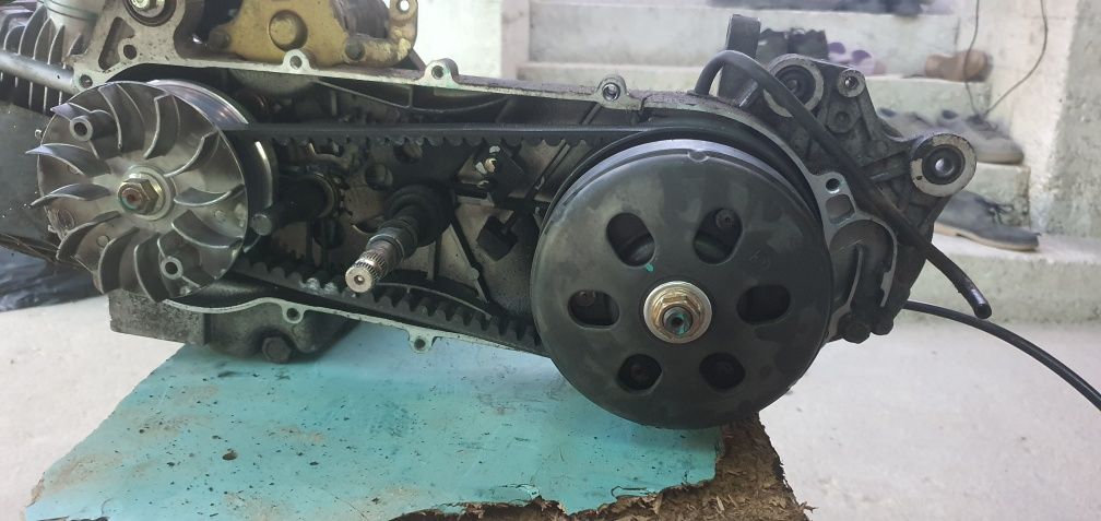 Vând Motor scuter
