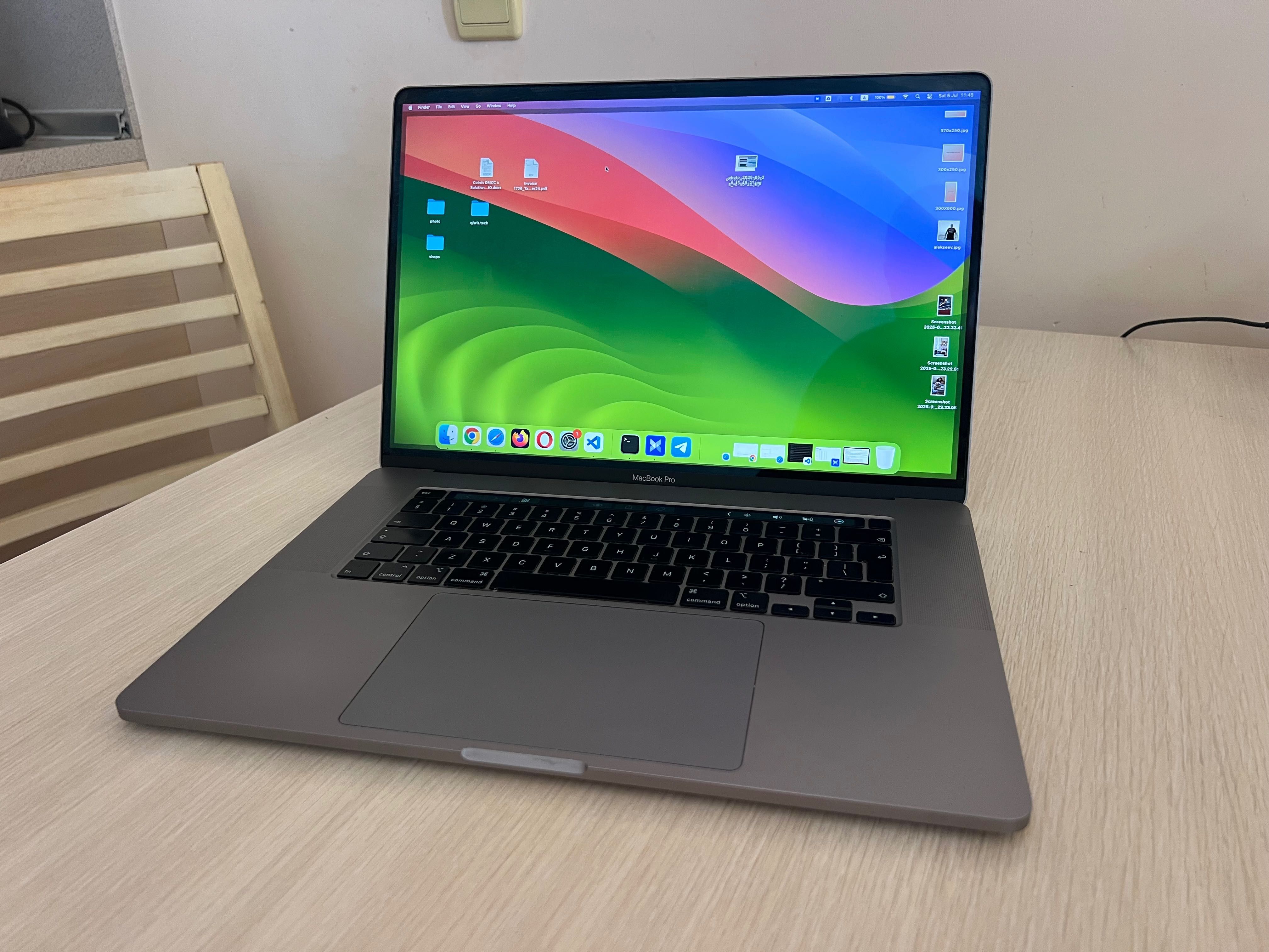 СРОЧНО! Macbook Pro 16" 2019 TouchBar Intel i7, 16 Gb, 500 Gb