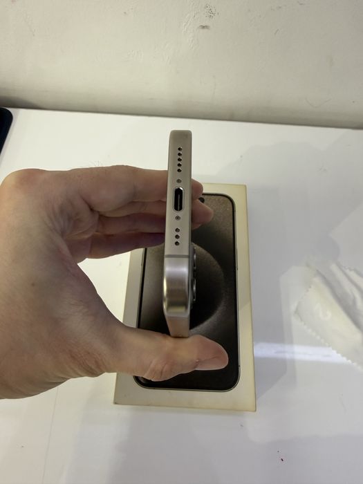 Iphone 15 Pro 128GB. Natural Titanium, Sim Card