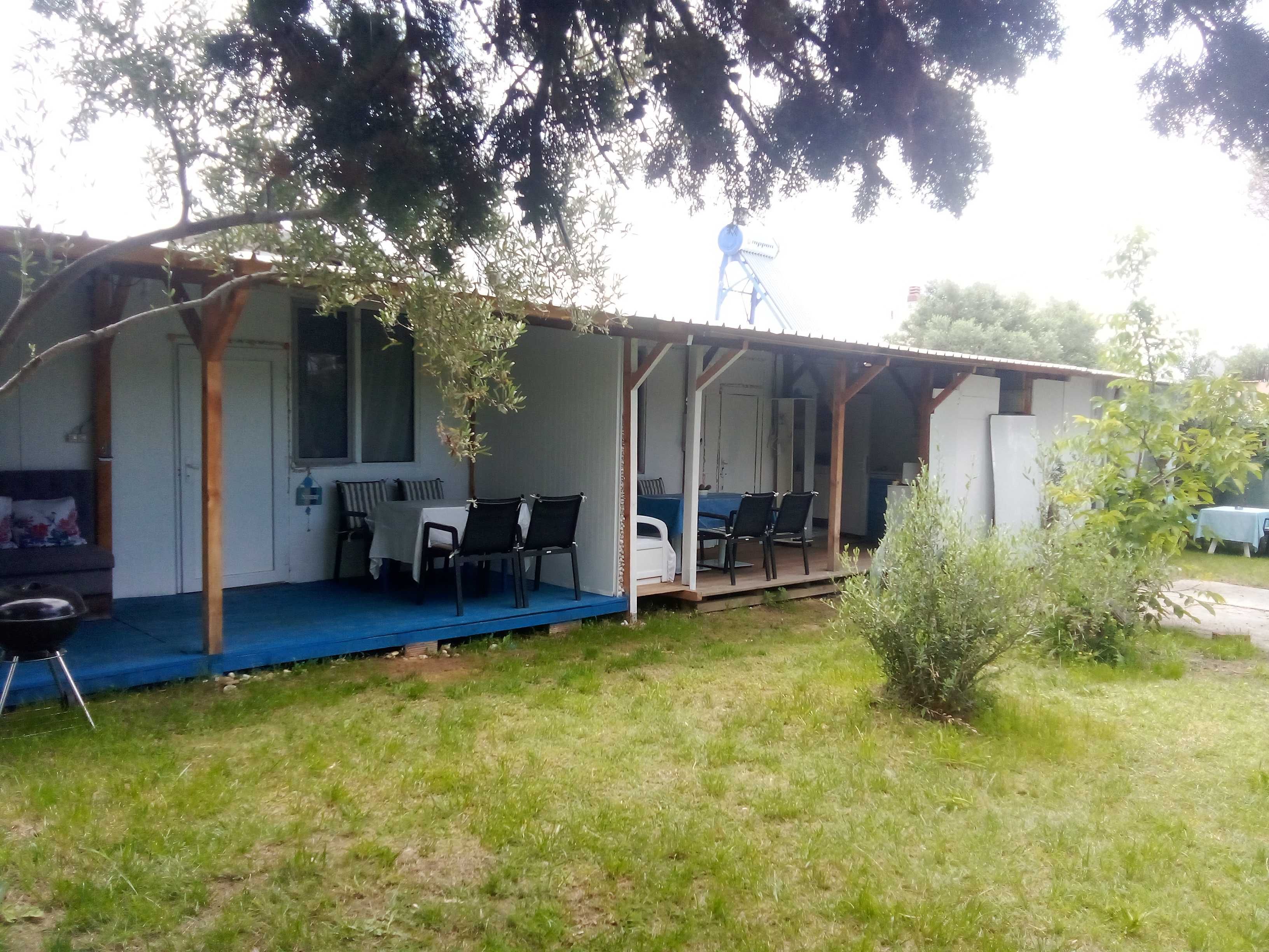 На море в Кариани - бунгало 3+1 до плаж- 60 евро/вечер.