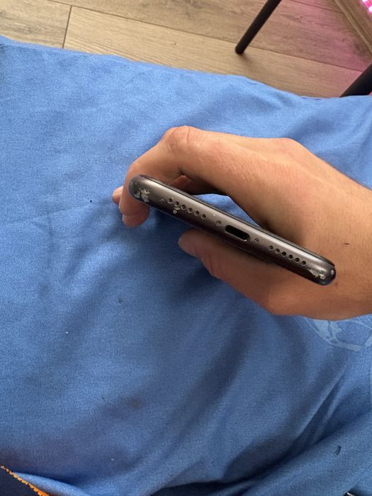 Iphone 11  64 GB в ТОП състояние