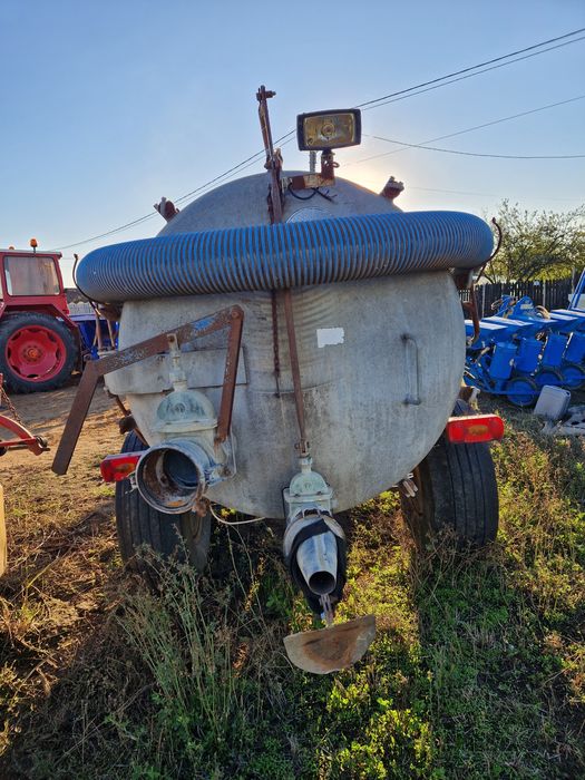 De vanzare  vidanja PVM  4.500 litri